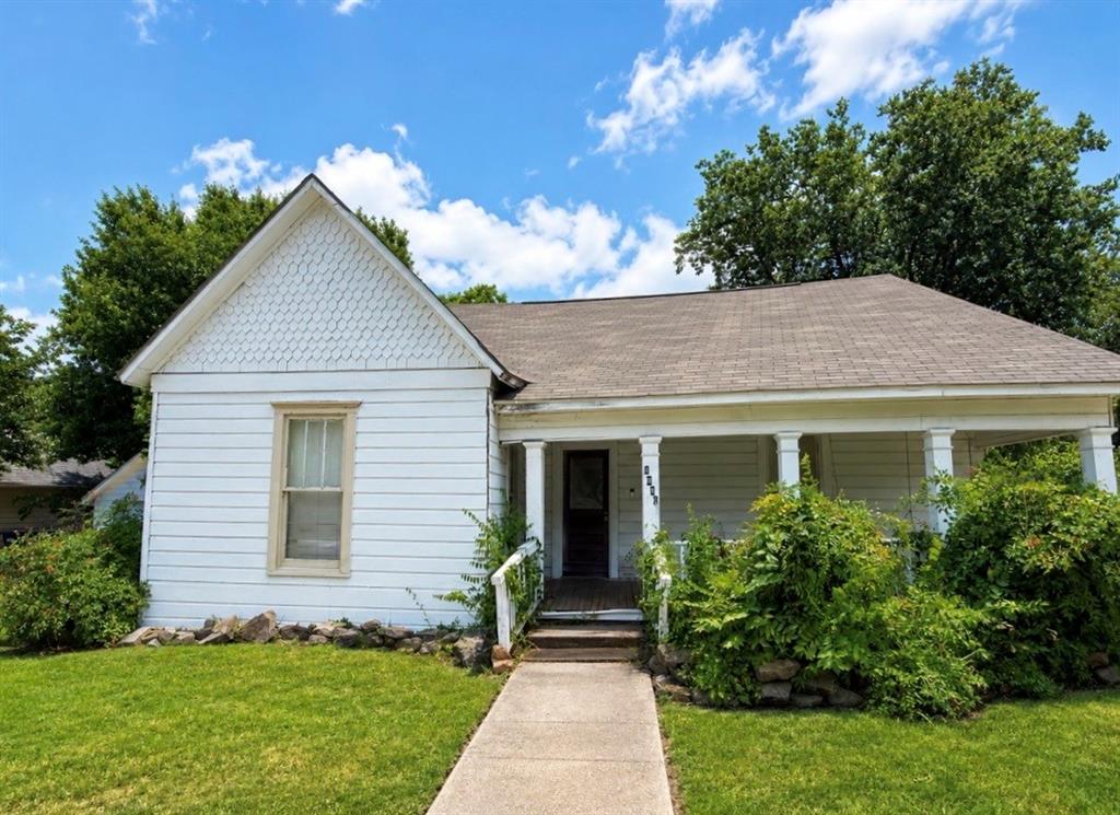 1018 N College Street Property Photo 2