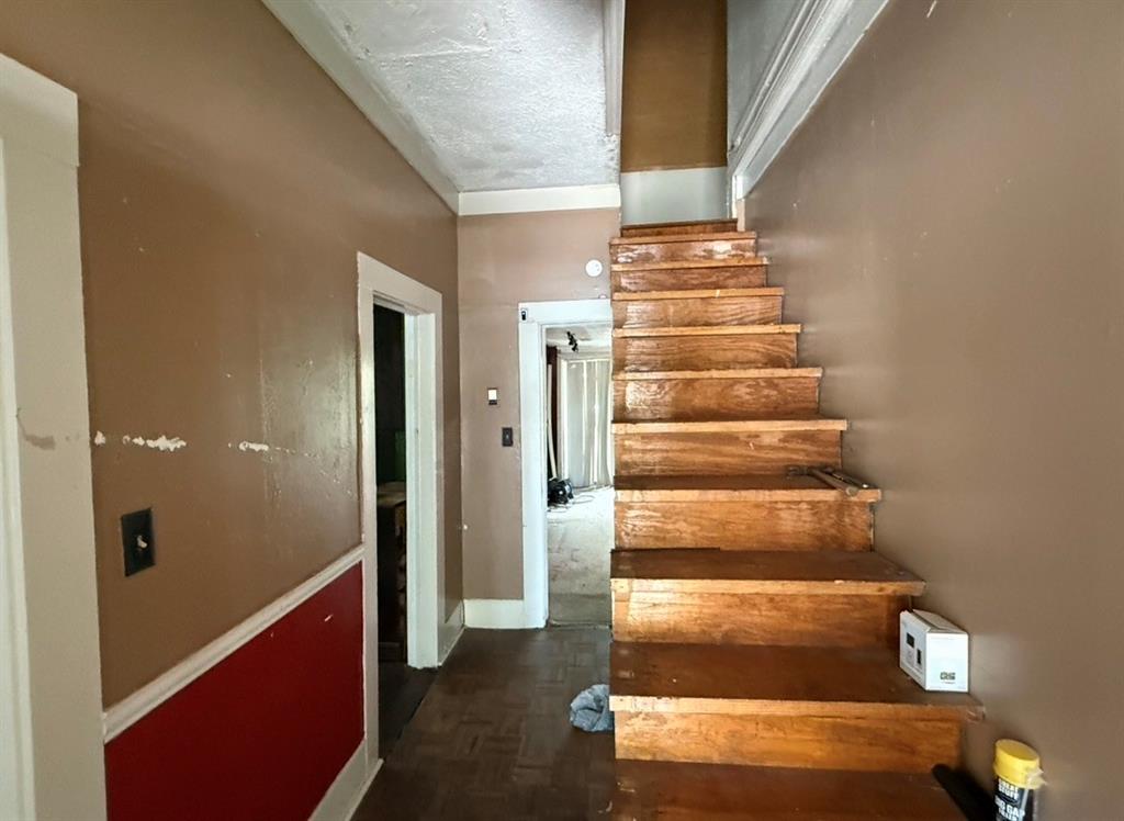 1018 N College Street Property Photo 4