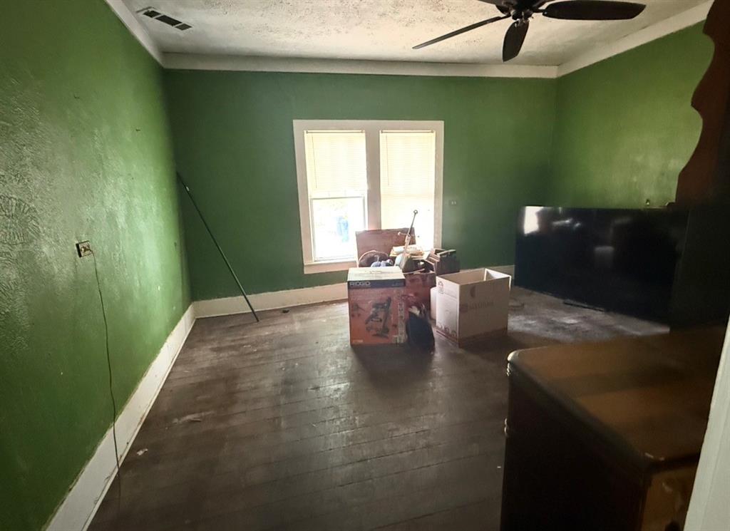 1018 N College Street Property Photo 8