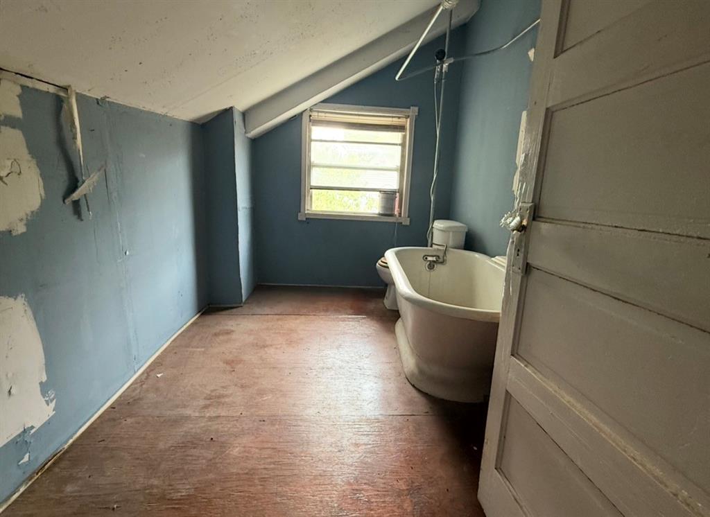 1018 N College Street Property Photo 18
