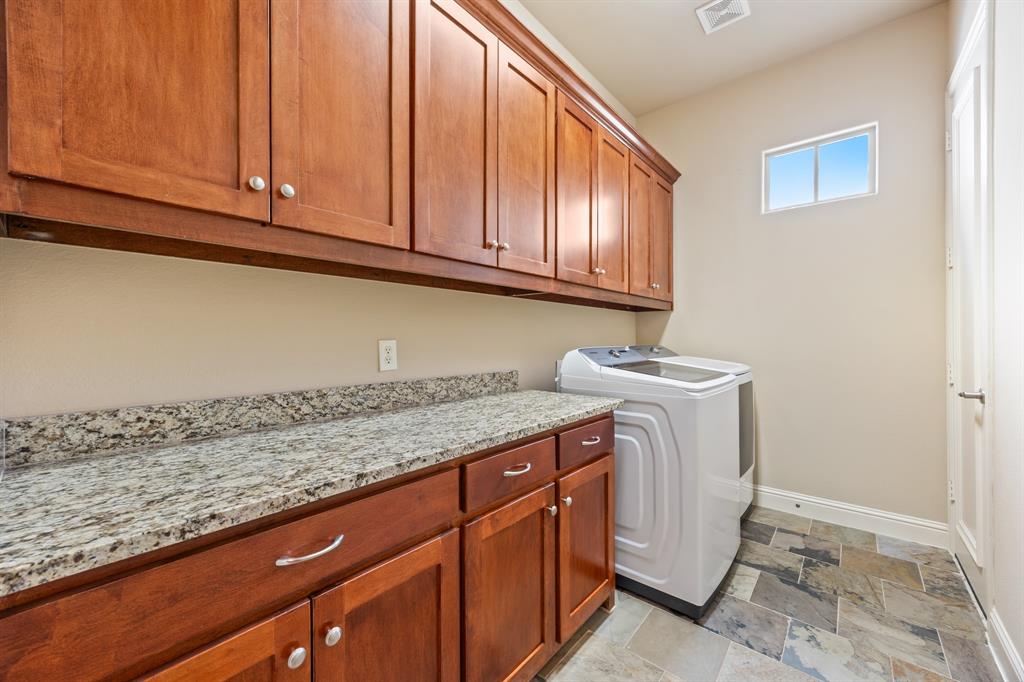 14737 Stanford Court Property Photo 17
