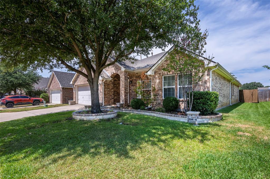 2813 Fox Creek Trail Property Photo 2