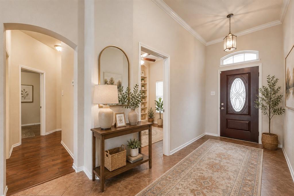 2813 Fox Creek Trail Property Photo 3