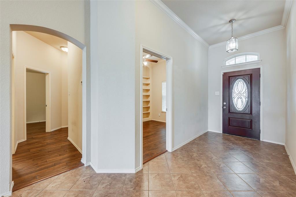 2813 Fox Creek Trail Property Photo 4