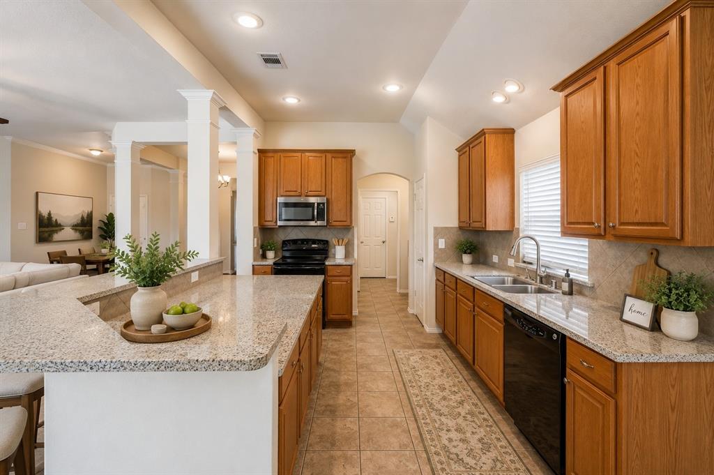 2813 Fox Creek Trail Property Photo 13