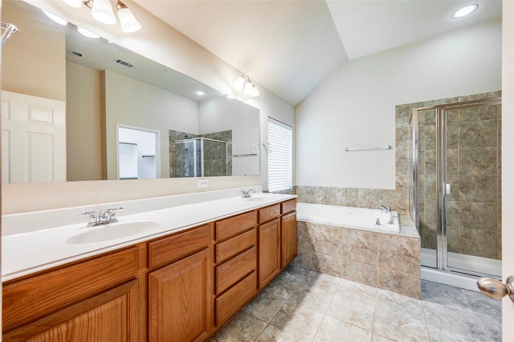2813 Fox Creek Trail Property Photo 28