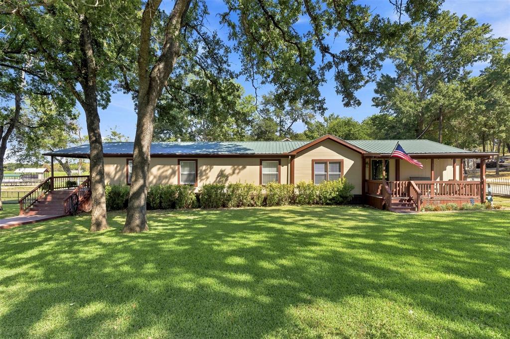 18404 Pine Drive Property Photo 1