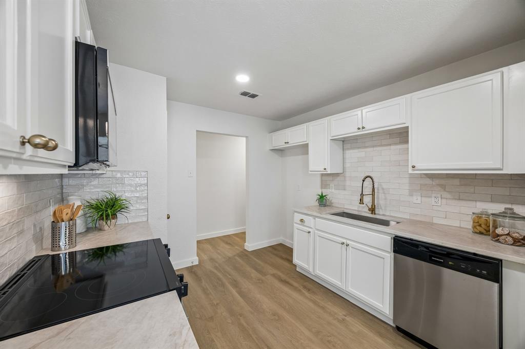 453 Edwards Drive Property Photo 11
