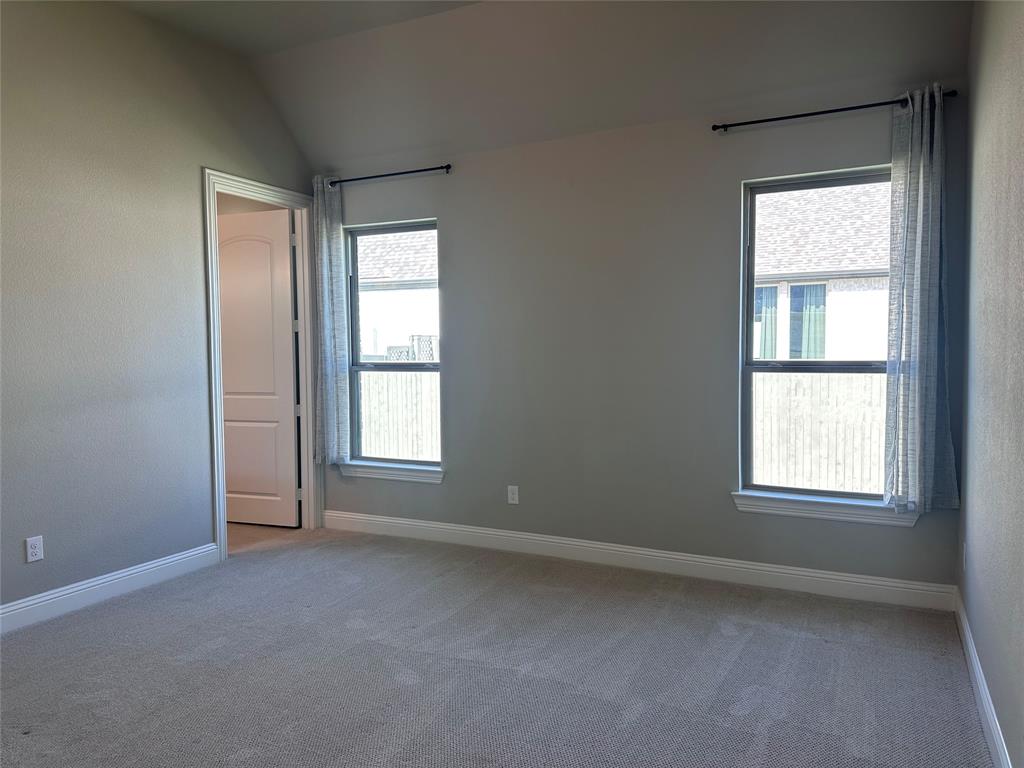 2608 Roaming Trail Property Photo 10