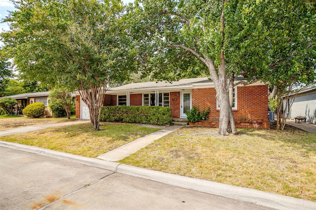 5736 Tracyne Drive Property Photo 2
