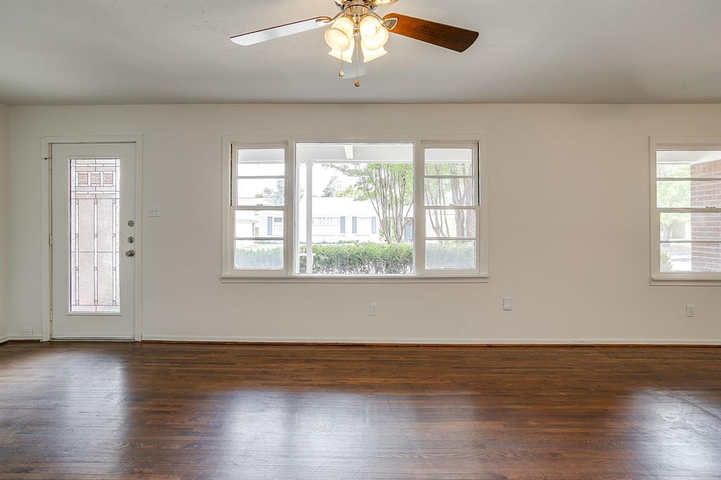 5736 Tracyne Drive Property Photo 7
