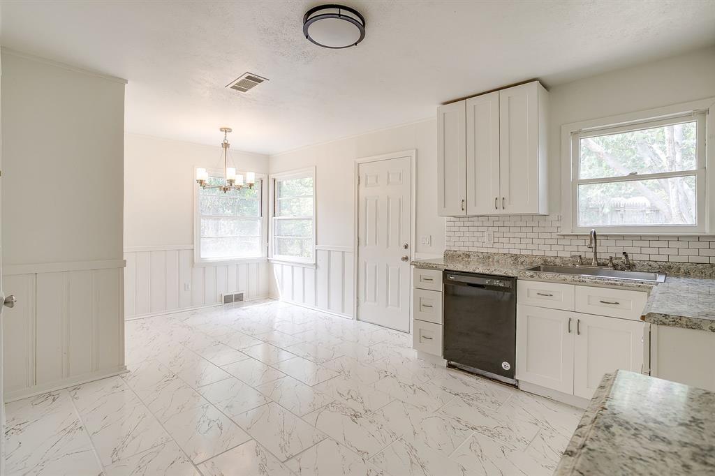 5736 Tracyne Drive Property Photo 11
