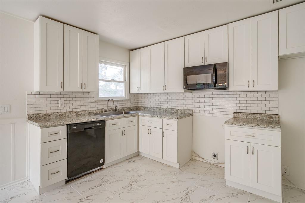 5736 Tracyne Drive Property Photo 13