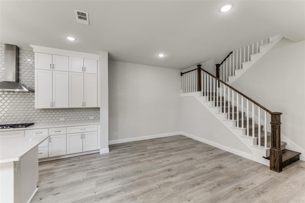 4592 Refugio Drive Property Photo 6