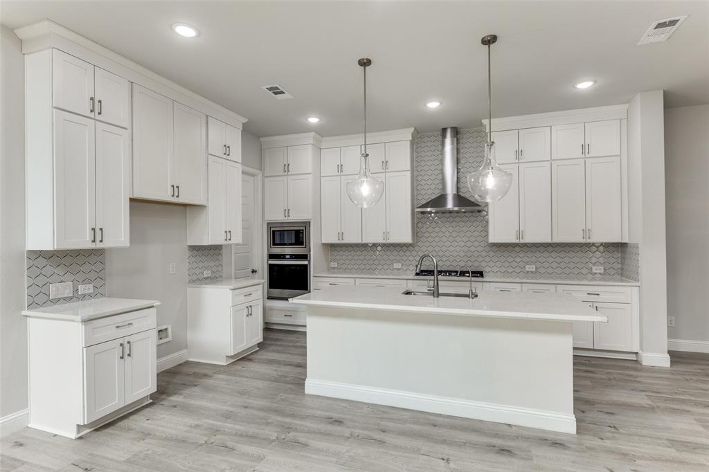 4592 Refugio Drive Property Photo 13