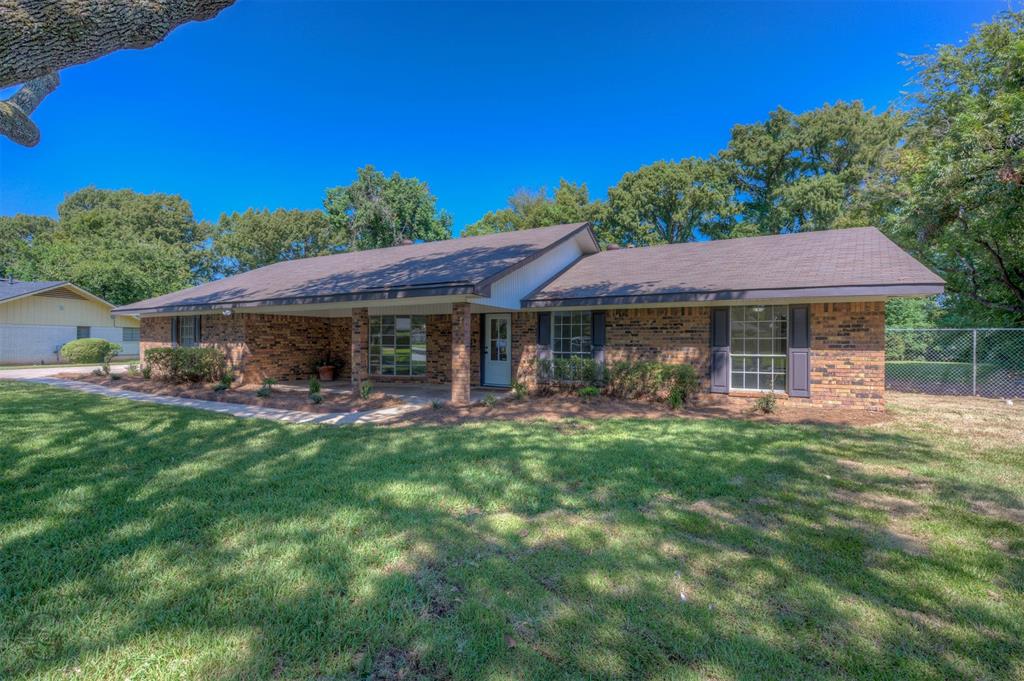 220 Walnut Lane