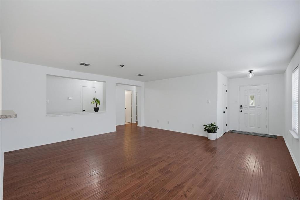 1612 Crown Point Drive Property Photo 10