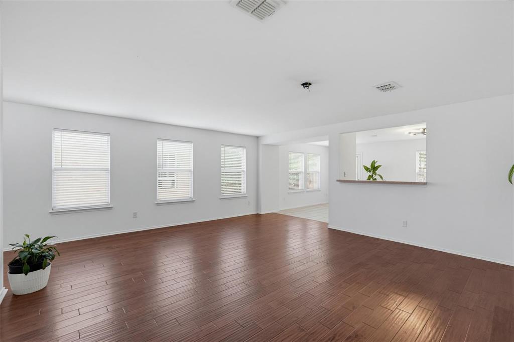 1612 Crown Point Drive Property Photo 11