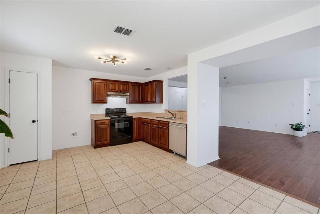1612 Crown Point Drive Property Photo 12