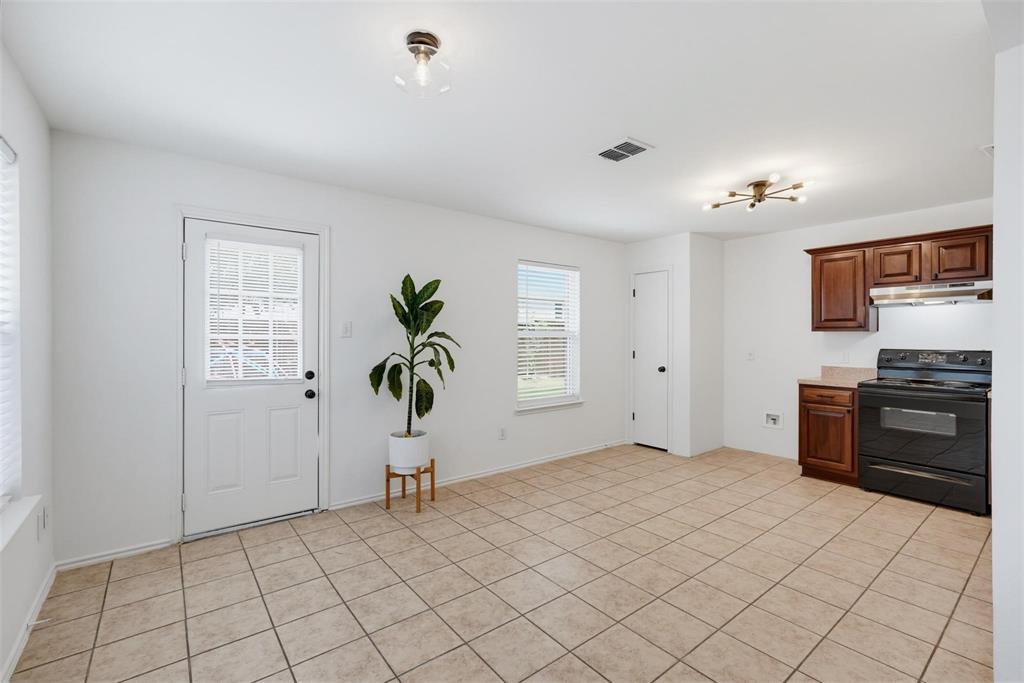 1612 Crown Point Drive Property Photo 16