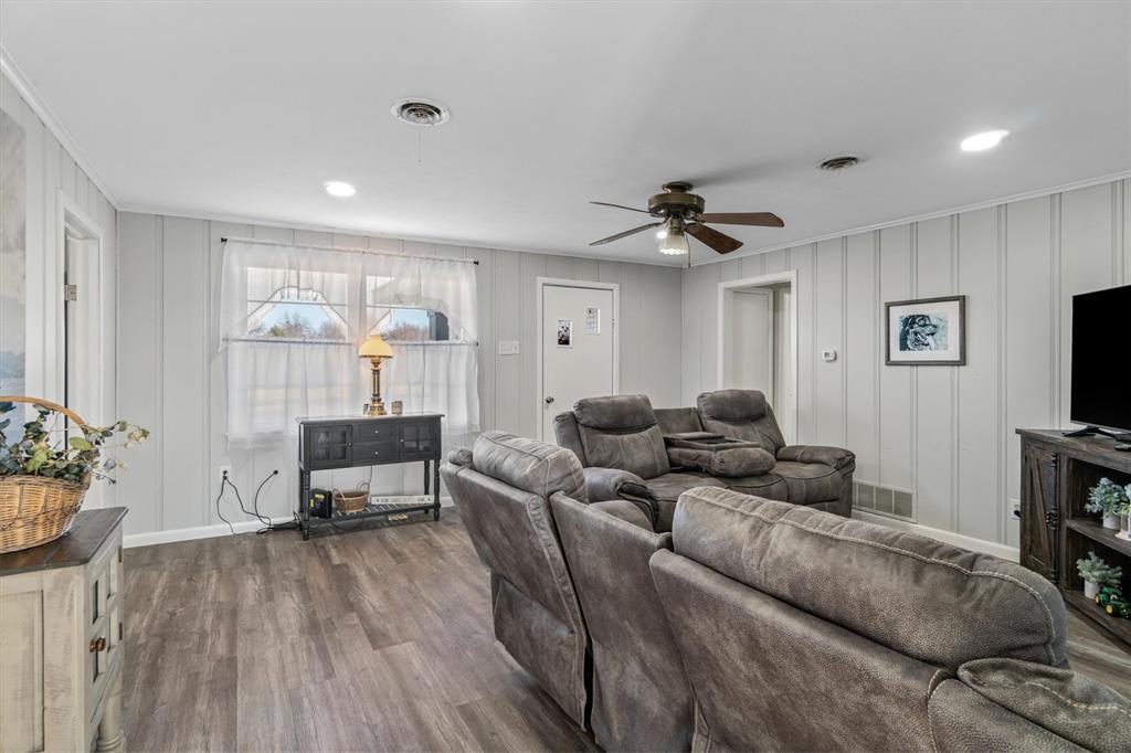 8612 Fm 1616 Property Photo 15