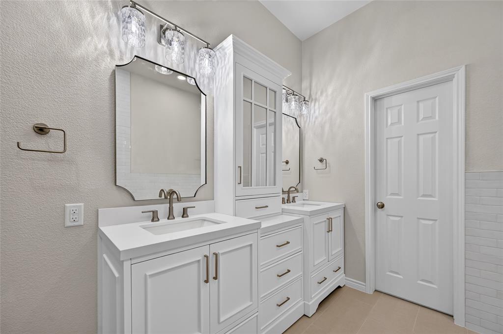 6560 Plantation Lane Property Photo 16