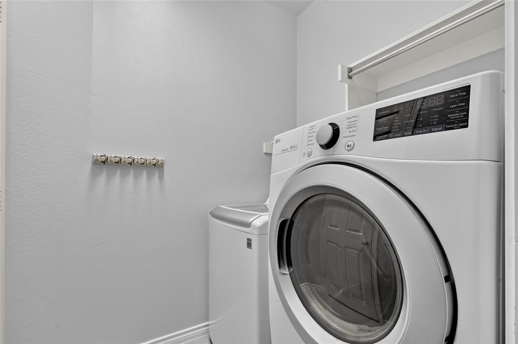 6560 Plantation Lane Property Photo 19