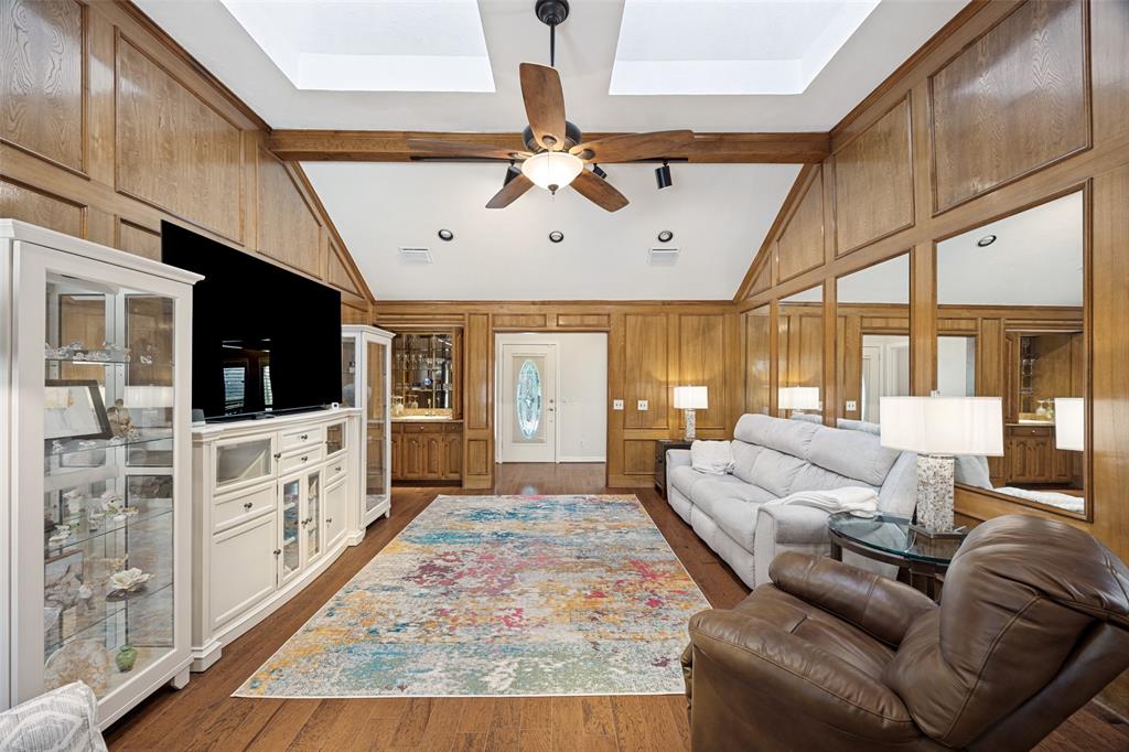 6223 Fox Trail Property Photo 4