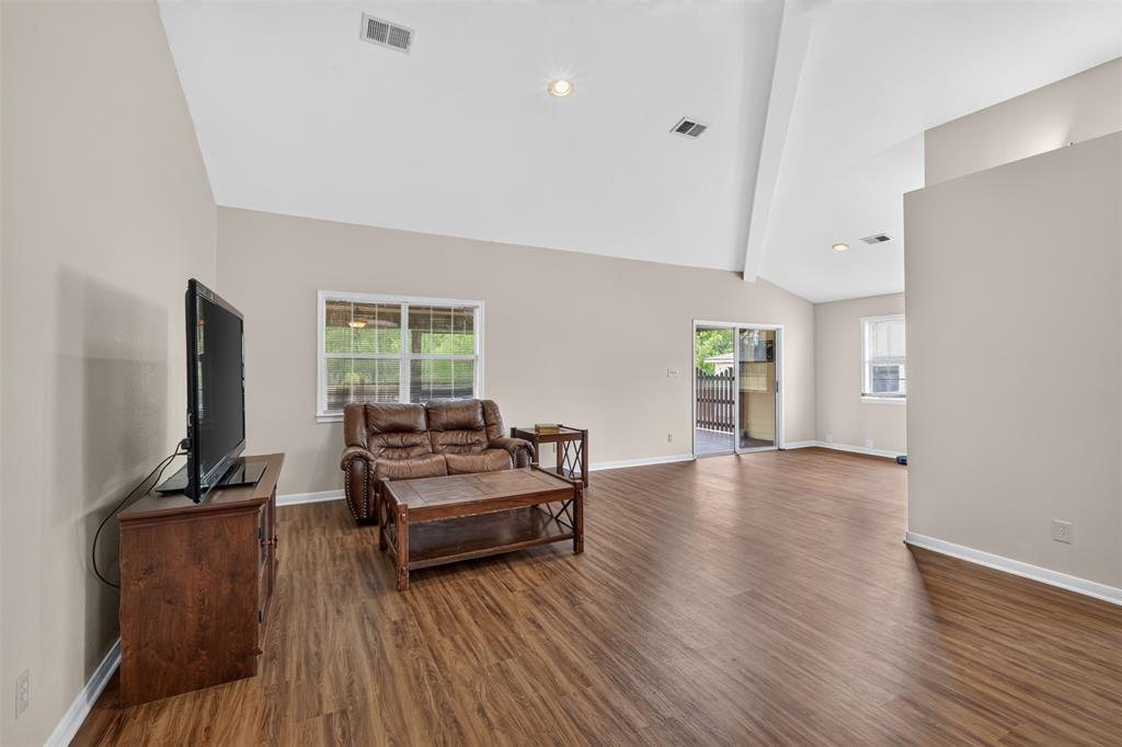 5905 Highway 175 Property Photo 3
