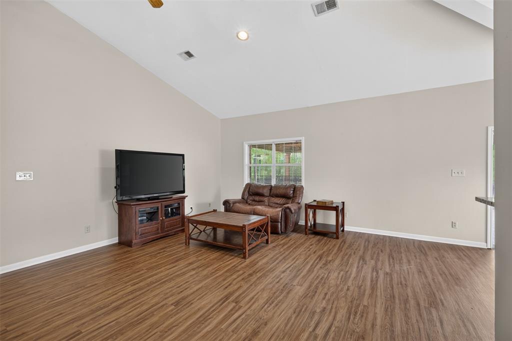 5905 Highway 175 Property Photo 4