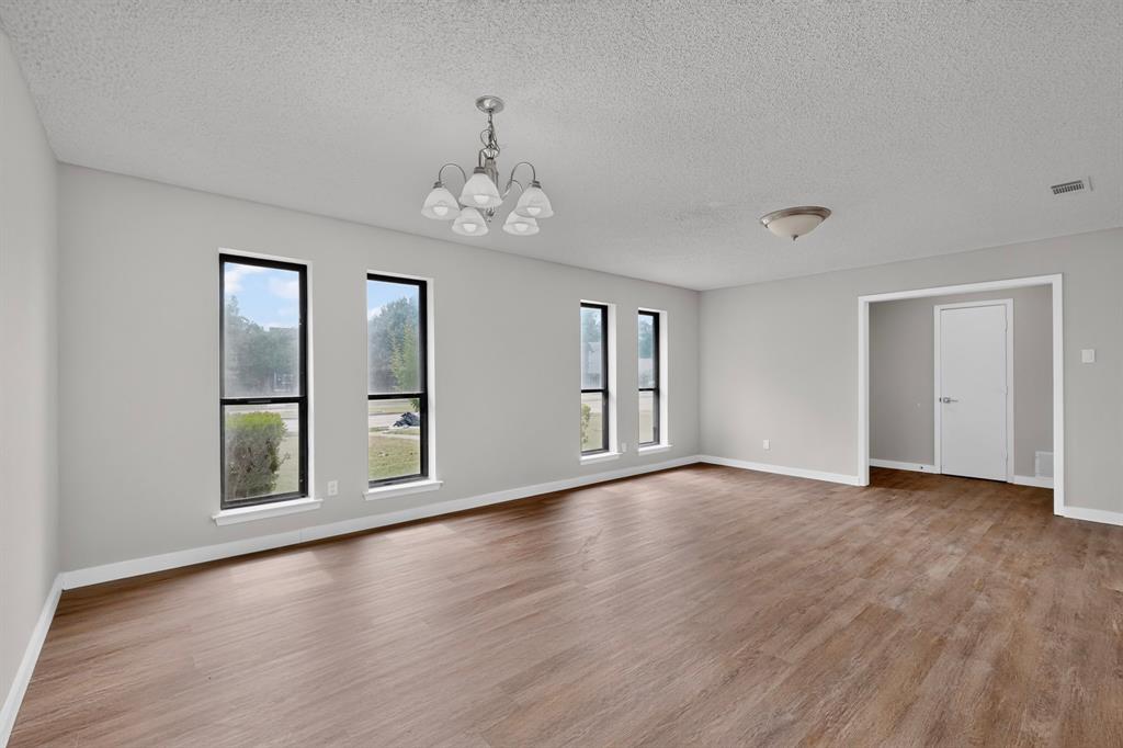 1302 N Yale Boulevard Property Photo 5