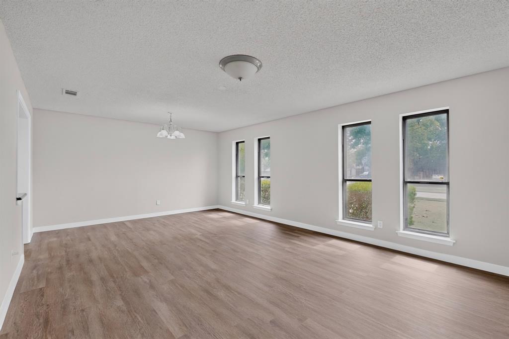 1302 N Yale Boulevard Property Photo 6