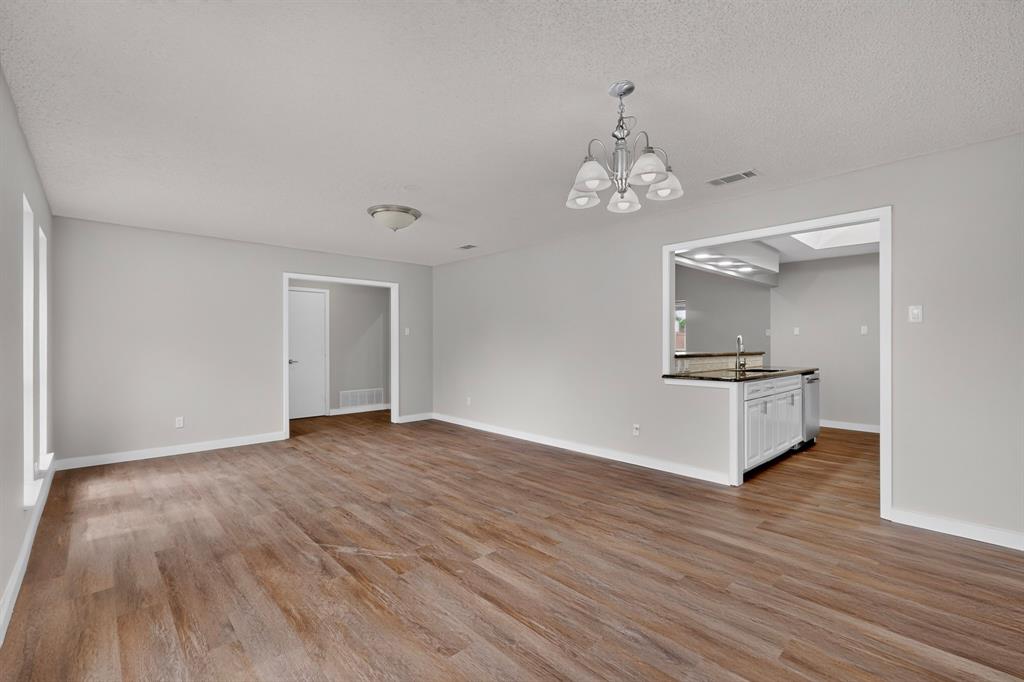 1302 N Yale Boulevard Property Photo 7