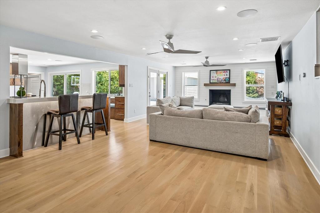 14010 Carillon Drive Property Photo 9
