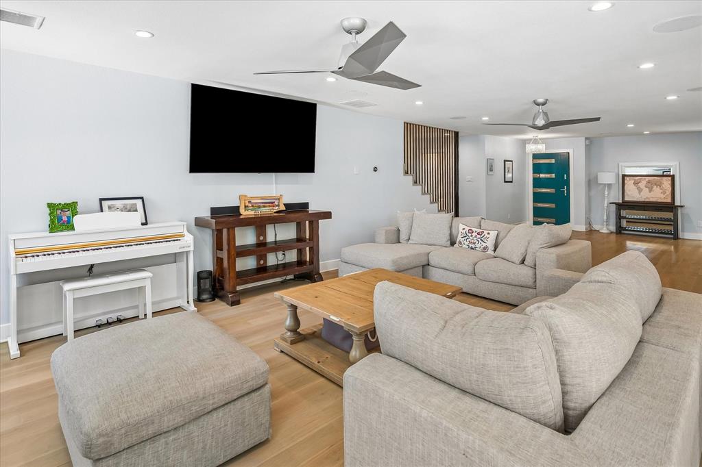 14010 Carillon Drive Property Photo 10