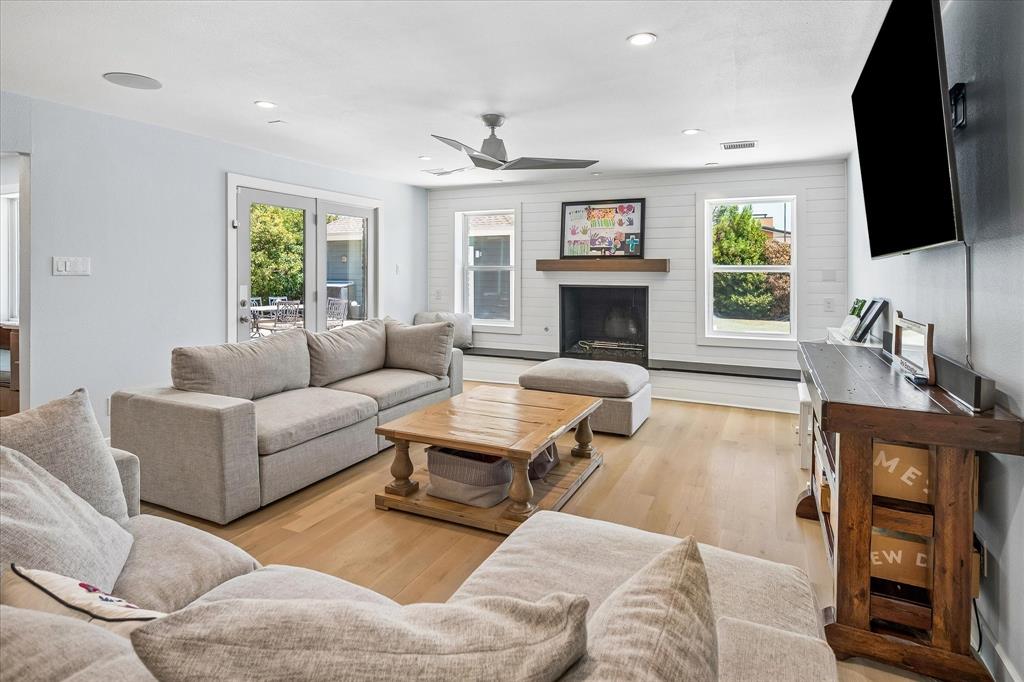 14010 Carillon Drive Property Photo 11