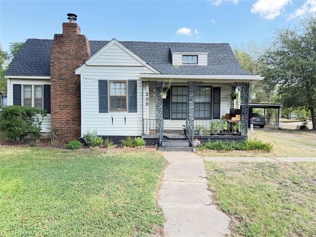 209 S Canton Street Property Photo 2