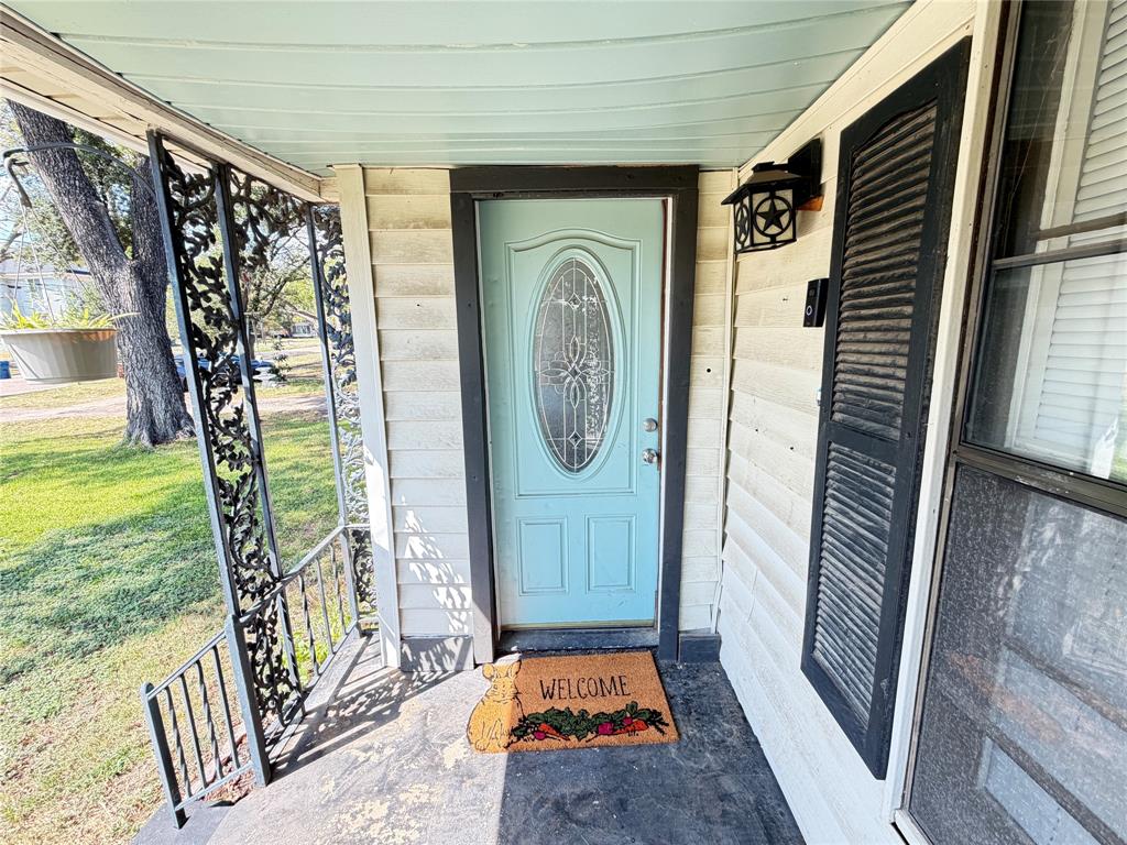 209 S Canton Street Property Photo 3