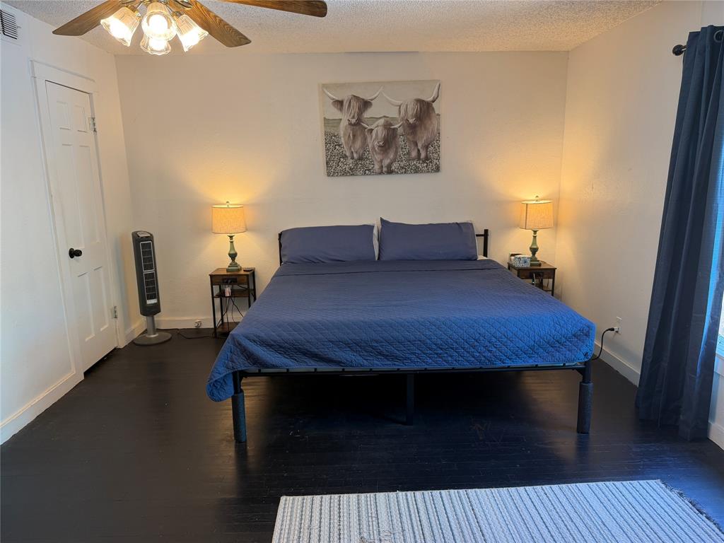 209 S Canton Street Property Photo 17