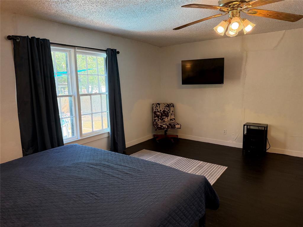 209 S Canton Street Property Photo 18