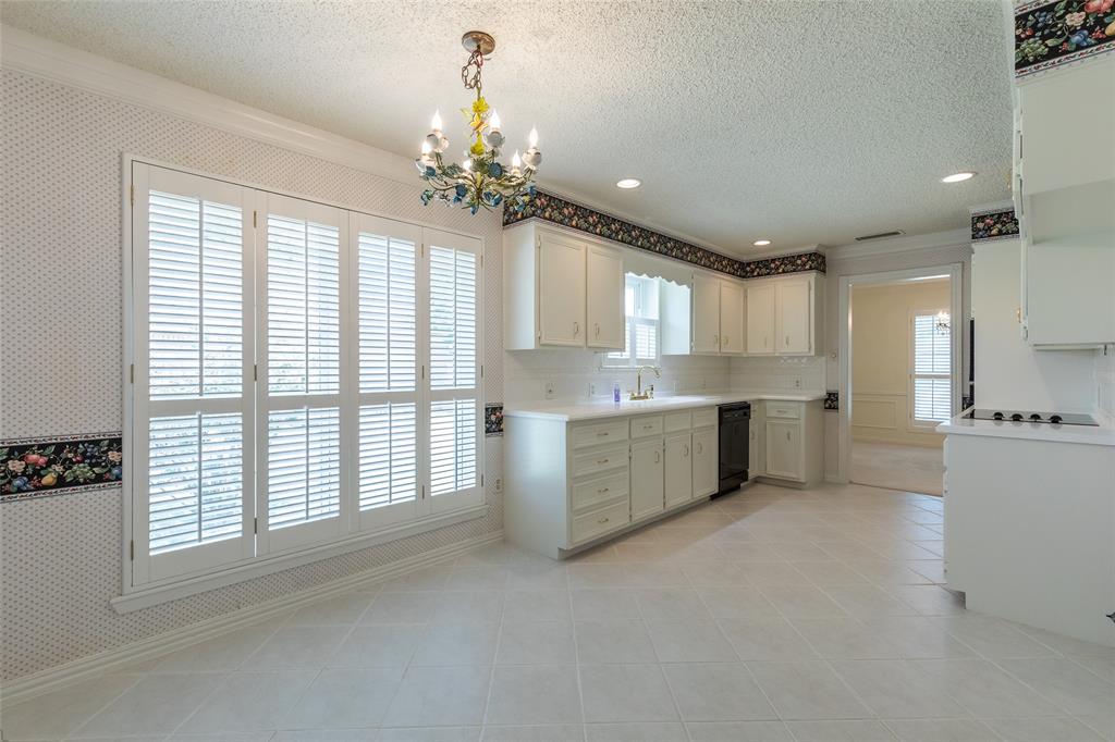 5566 Chimney Rock Road Property Photo 6