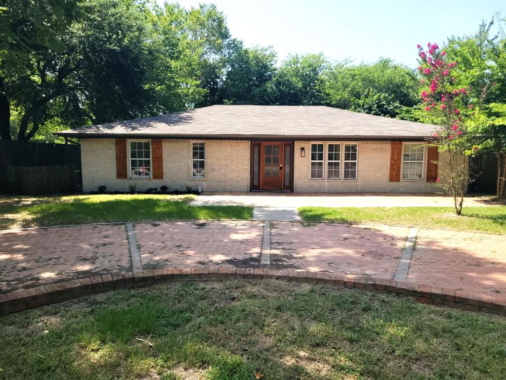 103 W Cayuga Drive