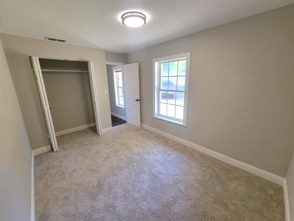 103 W Cayuga Drive Property Photo 17