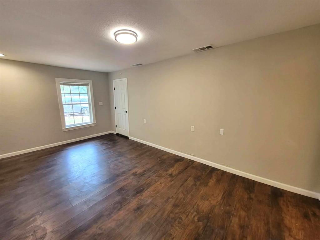 103 W Cayuga Drive Property Photo 20