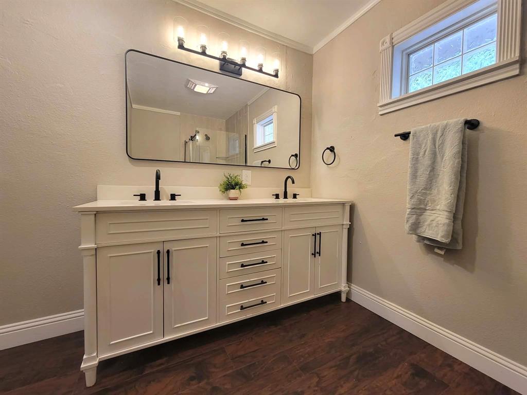 103 W Cayuga Drive Property Photo 22
