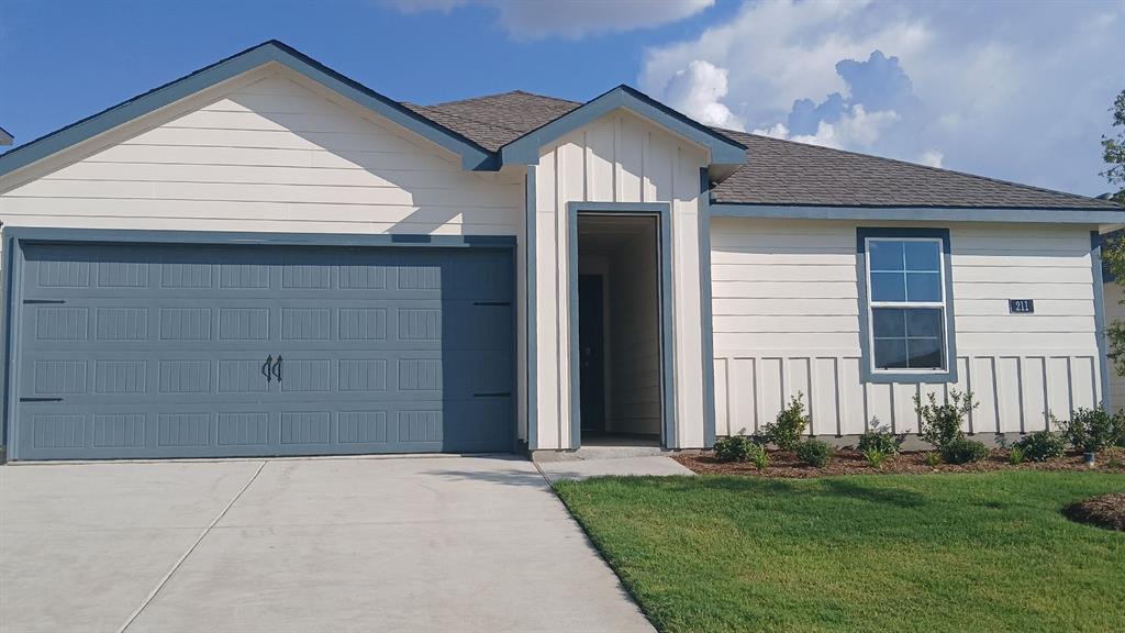 211 Whispering Pine Drive Property Photo 1