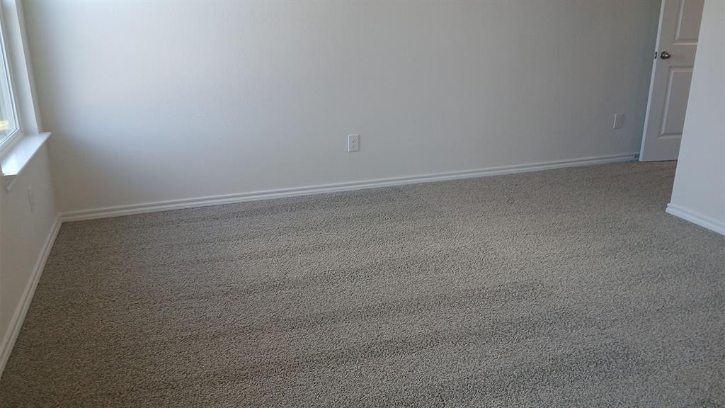 211 Whispering Pine Drive Property Photo 3