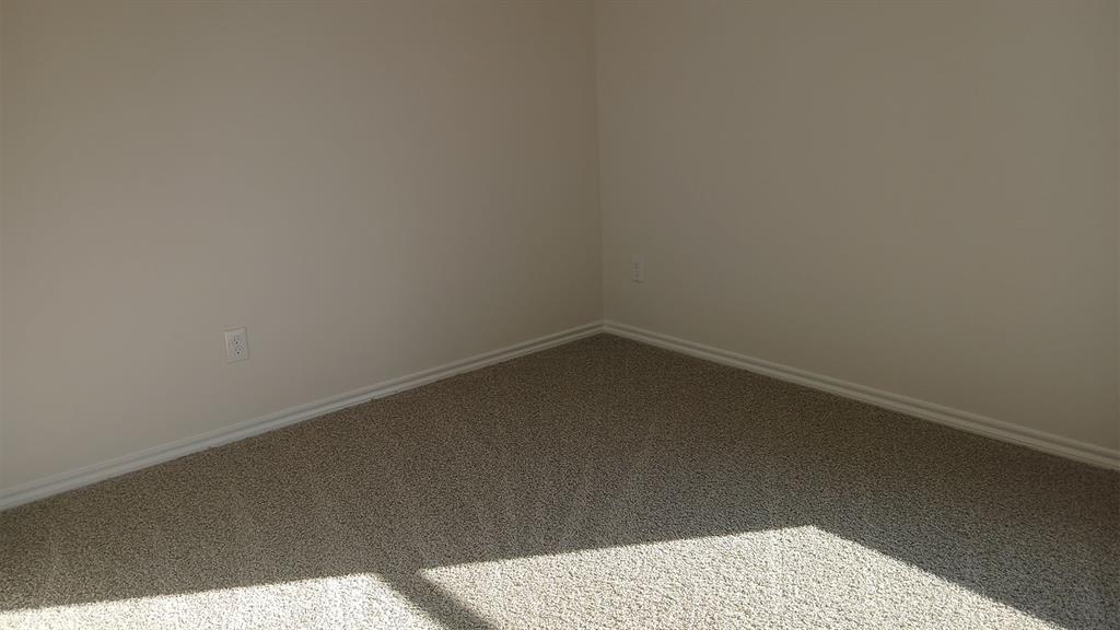 211 Whispering Pine Drive Property Photo 5