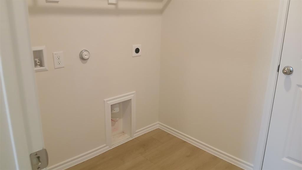 211 Whispering Pine Drive Property Photo 10