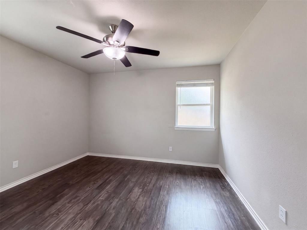 330 E Coral Way Property Photo 13